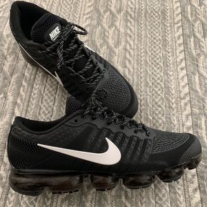 NWOT NIKE Vapormax 2018 black size 12